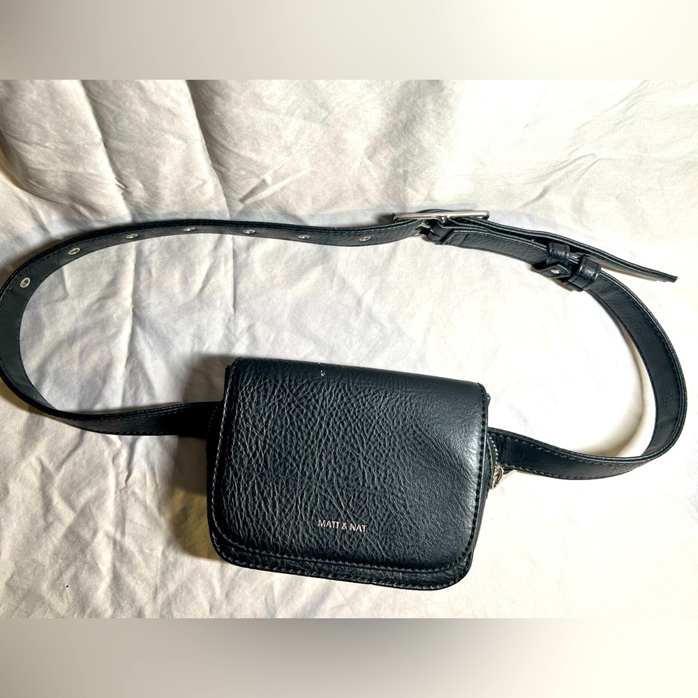 Matt & Nat belt bag in black